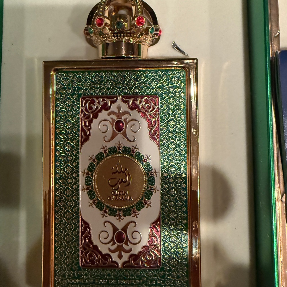 Nice perfume queen of Arabia
